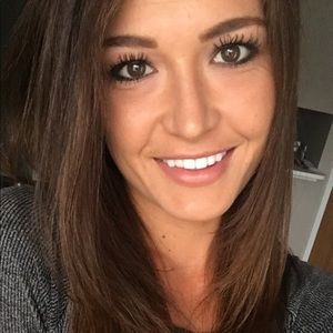 Meet your Posher, Whitney